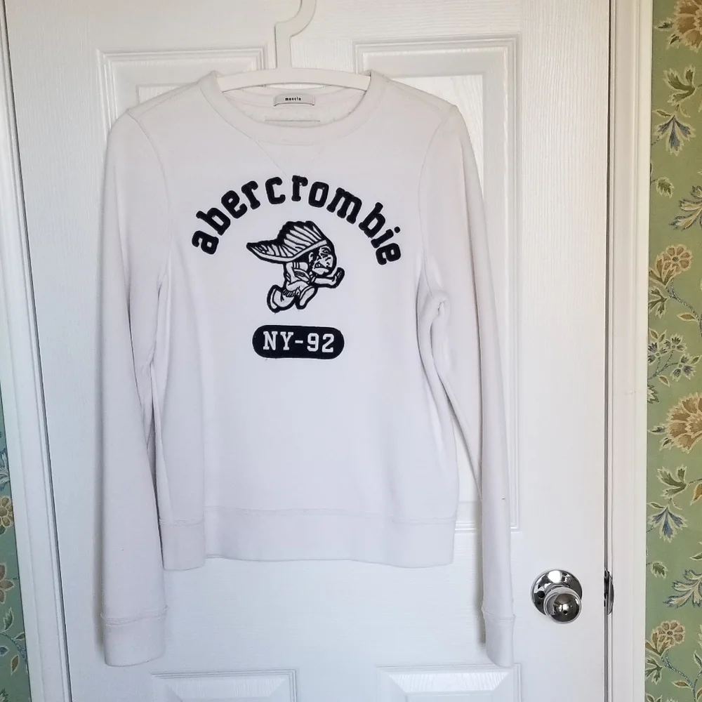 💕 Abercrombie White Fleecy Cotton Blend Top